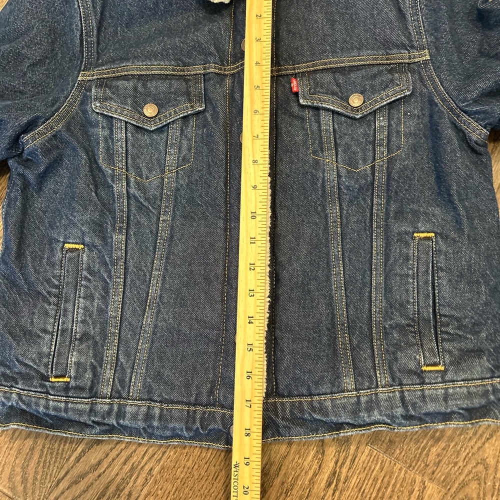 Levi’s jacket with Sherpa Lining - Picture 7 of 10